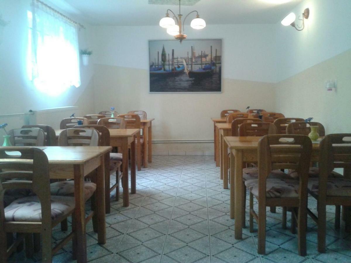Apartamenty, Pokoje, Noclegi Pracownicze " Skarpa" Wilkasy Εξωτερικό φωτογραφία